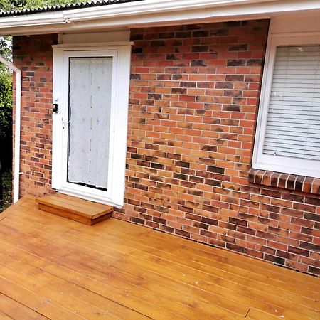 Separate Entry Guest Room With Private Bathroom In Forrest Hill أوكلاند المظهر الخارجي الصورة